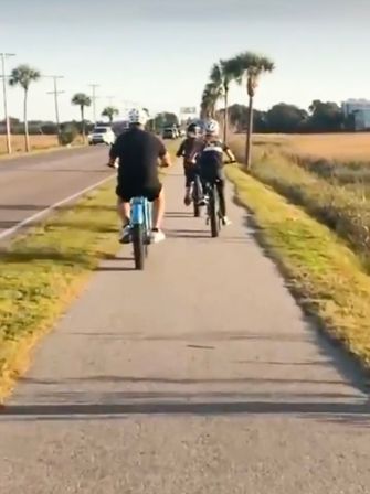 Full Day Insta-Worthy E-Bike Rental: Riding Through Beautiful Charleston image 10