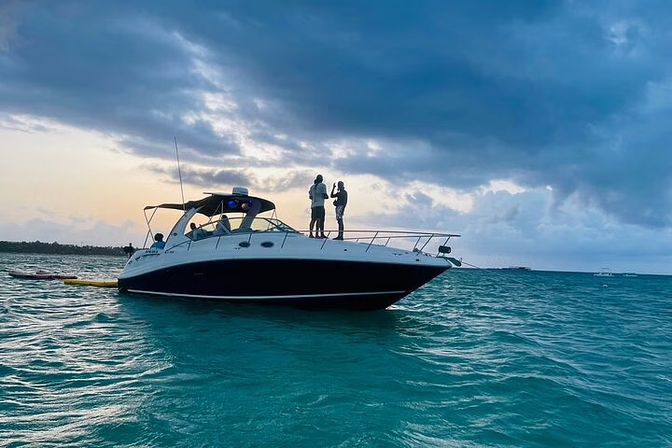 Dreamy Sunset Yacht Excursion with BBQ & Open Bar image 1