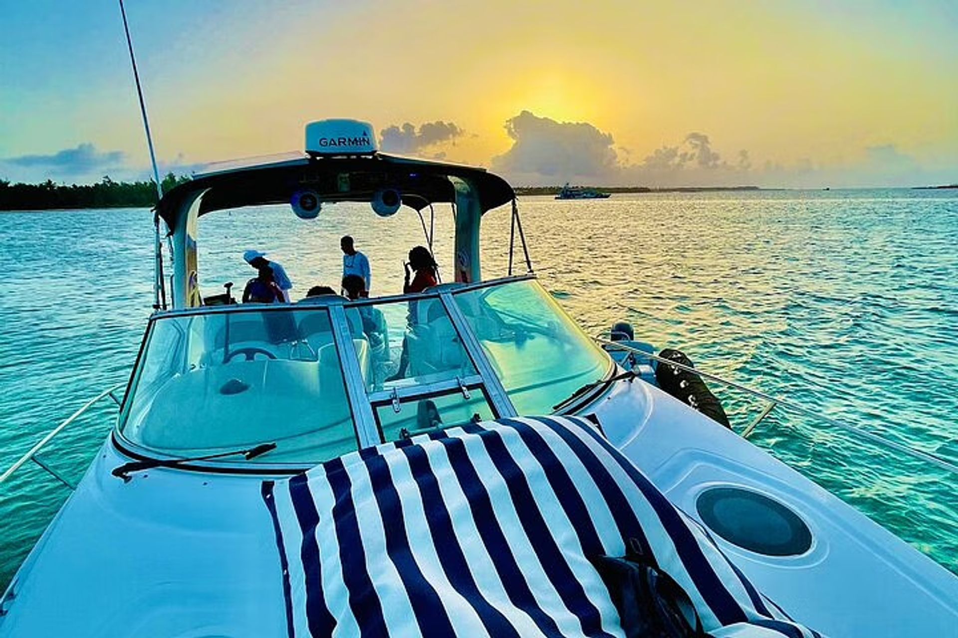 Dreamy Sunset Yacht Excursion with BBQ & Open Bar image 2
