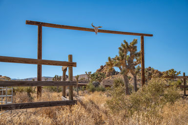 The Bust'n B Ranch: 4-Bedroom Rental on 10 Private Acres with Salt Water Pool + Built-In Spa image 12