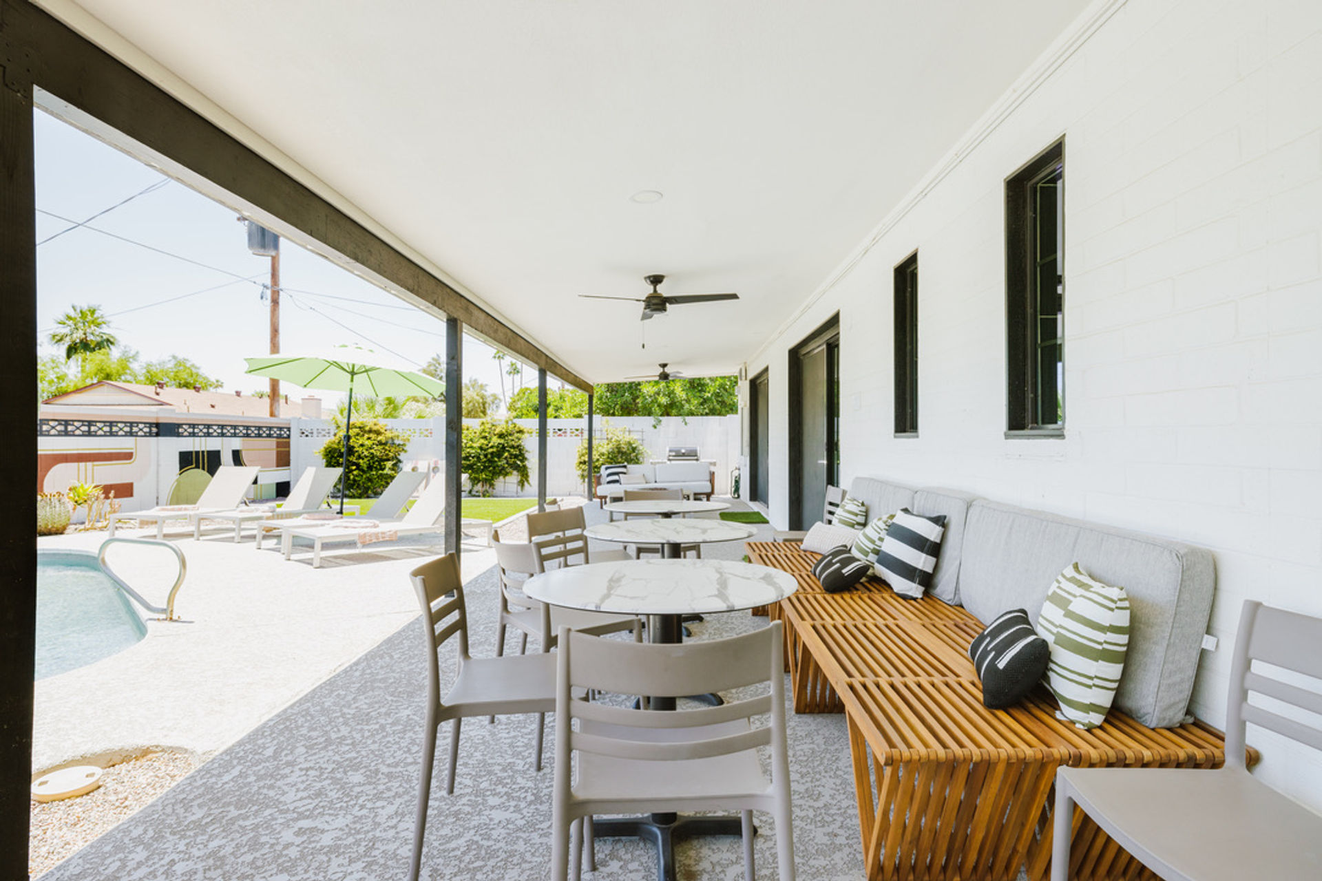 The Lounge Scottsdale: Indoor/Outdoor Living with Pool, Fire Pit & Grill image 2