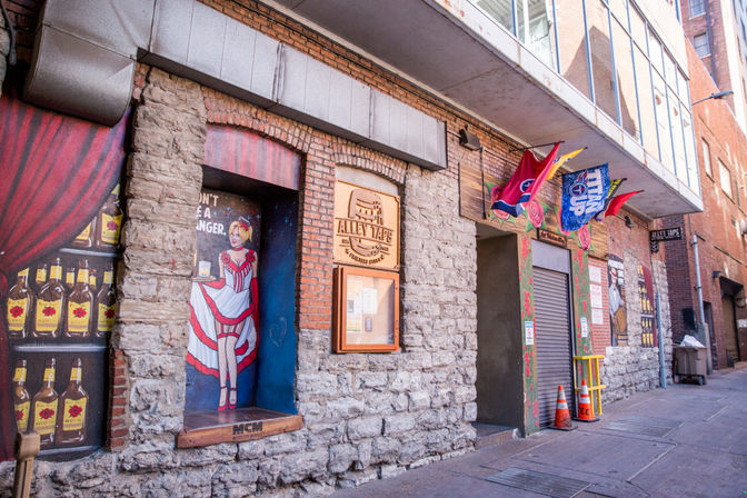 Nashville Booze and Boos Tour: Ghost Tour + Bar Crawl image 13