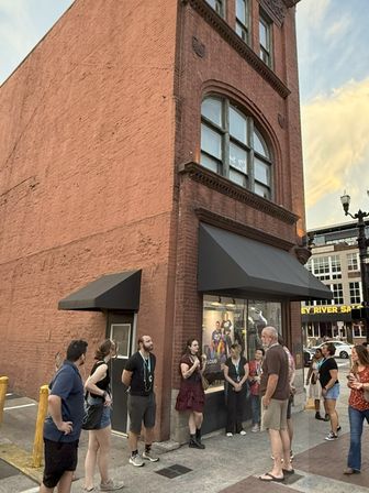 Nashville Booze and Boos Tour: Ghost Tour + Bar Crawl image 8