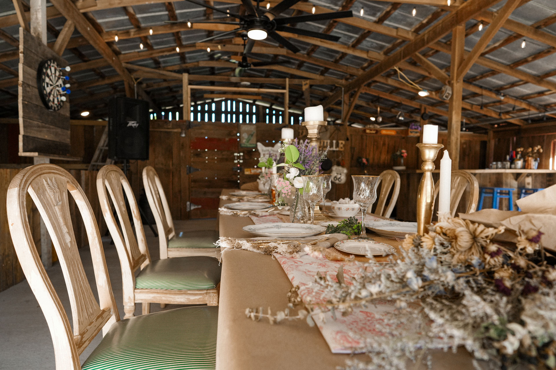 VIP Dine & Dip Experience at Charming Farmhouse: Custom Menus with Private Mixologist and Insta-Worthy Photo-Ops image 2