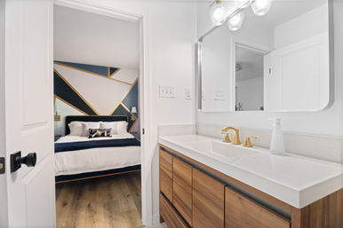 Colorful, Insta-Worthy Dreamhouse for Bachelorettes, Birthdays and Girls' Trips image 30