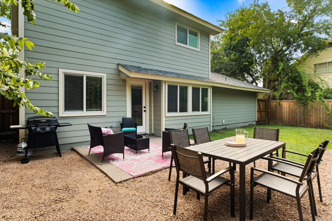 Colorful, Insta-Worthy Dreamhouse for Bachelorettes, Birthdays and Girls' Trips image 32