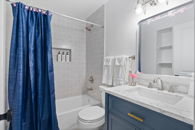 Colorful, Insta-Worthy Dreamhouse for Bachelorettes, Birthdays and Girls' Trips image 22
