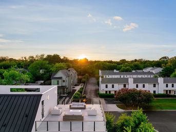 Casa Sol: Rooftop Fire Pit, Pool & Hot Tub in East Austin image 34