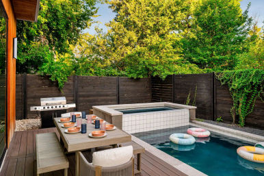 Casa Sol: Rooftop Fire Pit, Pool & Hot Tub in East Austin image 27