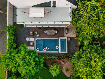 Casa Sol: Rooftop Fire Pit, Pool & Hot Tub in East Austin image 35