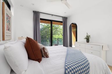 Casa Sol: Rooftop Fire Pit, Pool & Hot Tub in East Austin image 16