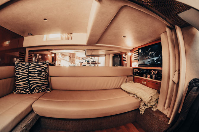 Yacht Party on Lake Michigan: 40' Sea Ray Yacht Charter image 9