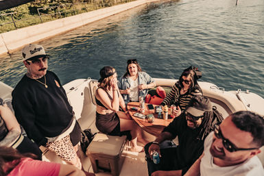 Yacht Party on Lake Michigan: 40' Sea Ray Yacht Charter image 3
