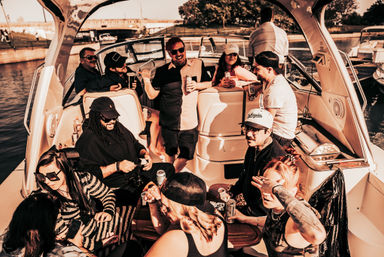 Yacht Party on Lake Michigan: 40' Sea Ray Yacht Charter image 5