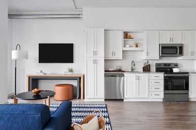 Sentral SoBro: Walk to Broadway, Rooftop Pool + Fire Pit image 10