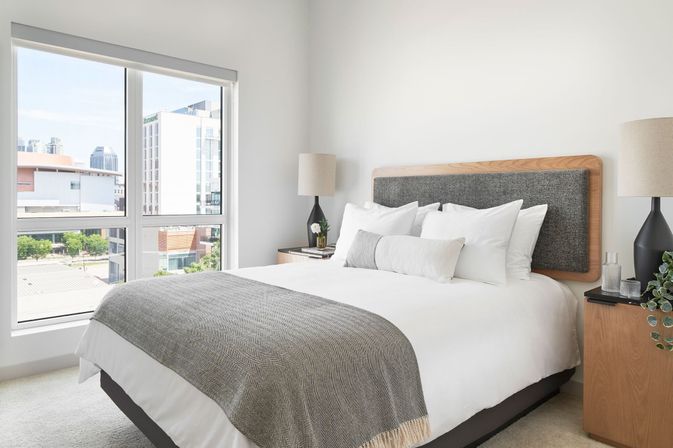 Sentral SoBro: Walk to Broadway, Rooftop Pool + Fire Pit image 14