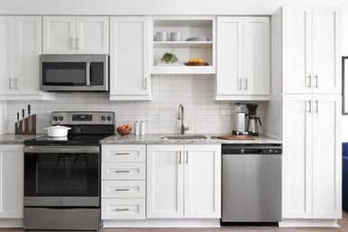 Sentral SoBro: Walk to Broadway, Rooftop Pool + Fire Pit image 23