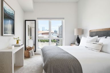 Sentral SoBro: Walk to Broadway, Rooftop Pool + Fire Pit image 13