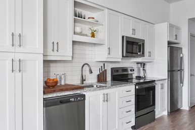 Sentral SoBro: Walk to Broadway, Rooftop Pool + Fire Pit image 27