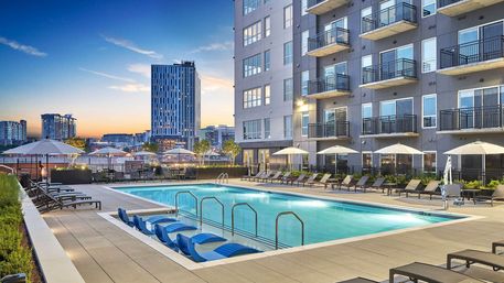 Sentral SoBro: Walk to Broadway, Rooftop Pool + Fire Pit image 1