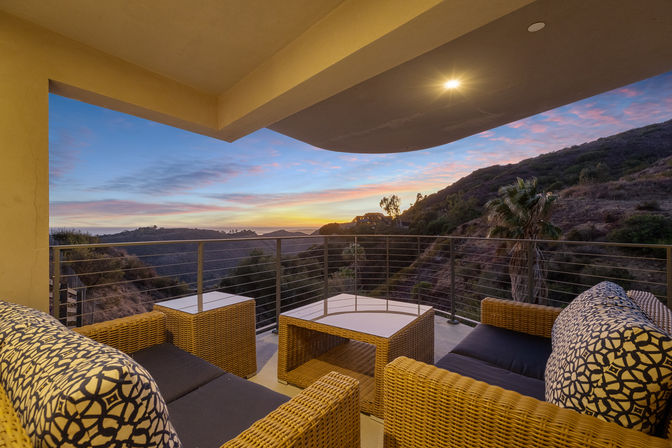 Wander Malibu Canyon: 4 BR Canyon Retreat with Stunning Views image 8