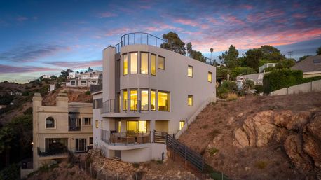 Wander Malibu Canyon: 4 BR Canyon Retreat with Stunning Views image 3