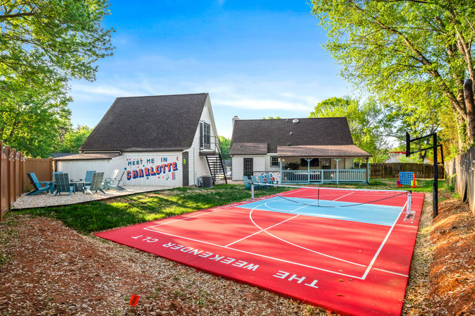 The Weekender CLT: Pickleball, Hot Tub, Firepit, Karaoke + Arcade (Sleeps 23) image 30