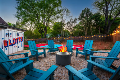 The Weekender CLT: Pickleball, Hot Tub, Firepit, Karaoke + Arcade (Sleeps 23) image 6