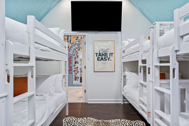 The Weekender CLT: Pickleball, Hot Tub, Firepit, Karaoke + Arcade (Sleeps 23) image 108