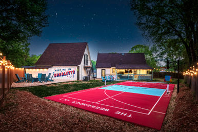 The Weekender CLT: Pickleball, Hot Tub, Firepit, Karaoke + Arcade (Sleeps 23) image 9