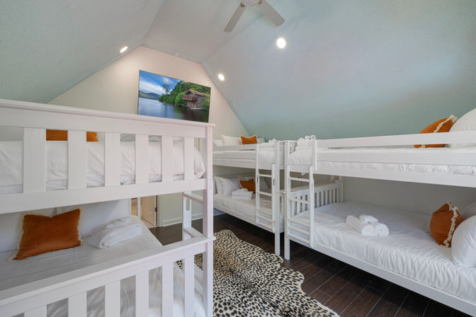 The Weekender CLT: Pickleball, Hot Tub, Firepit, Karaoke + Arcade (Sleeps 23) image 96