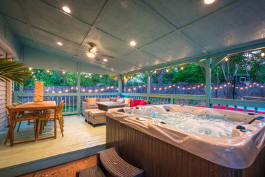 The Weekender CLT: Pickleball, Hot Tub, Firepit, Karaoke + Arcade (Sleeps 23) image 10