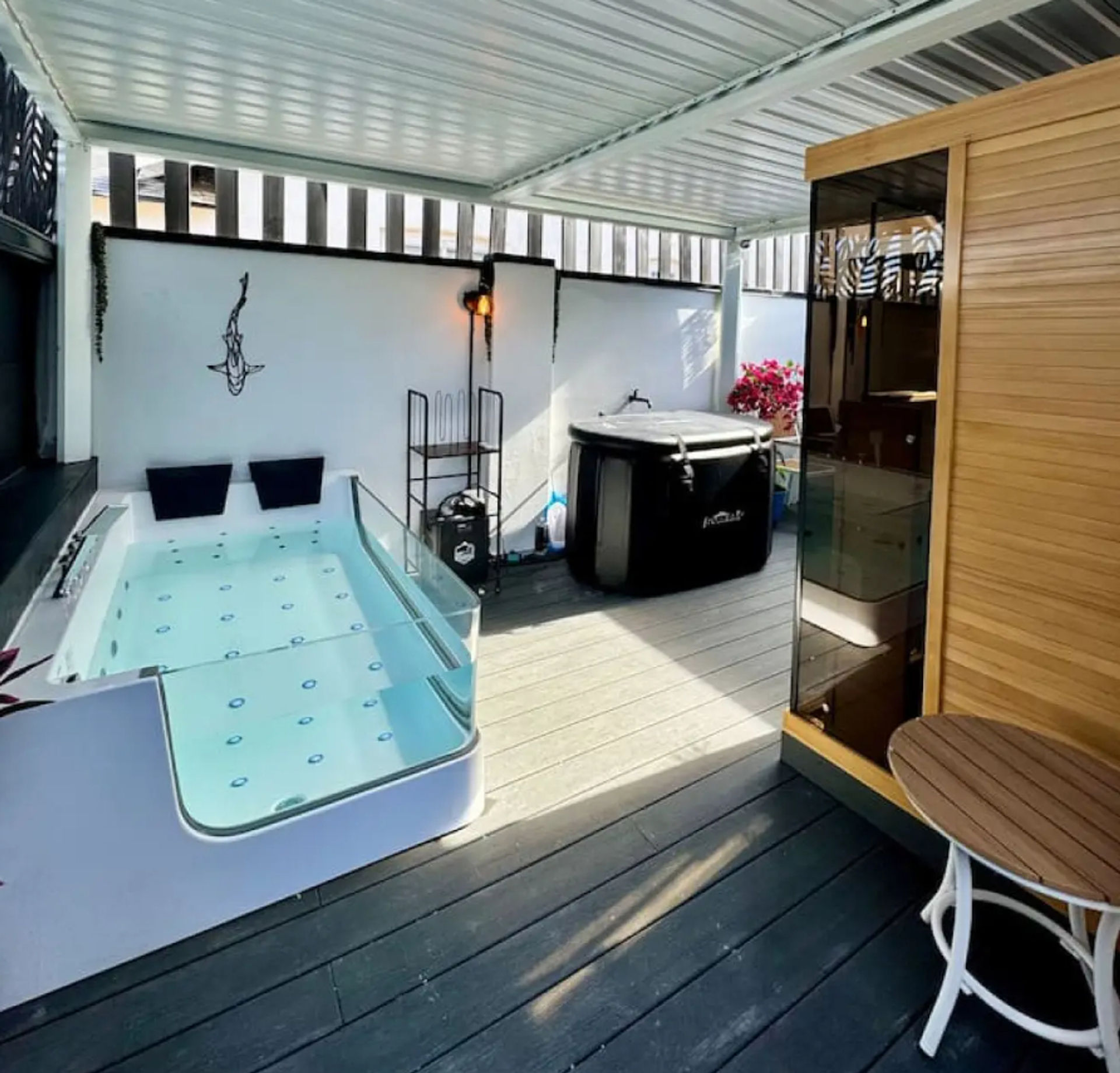 The Serenity Villa: Spa, Sauna & Stylish Comfort image 1