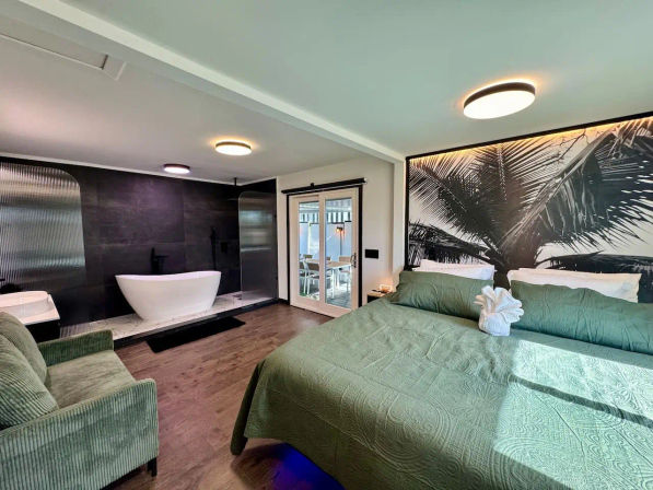 The Serenity Villa: Spa, Sauna & Stylish Comfort image 11