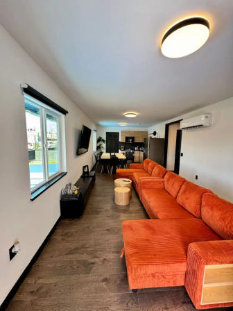 The Serenity Villa: Spa, Sauna & Stylish Comfort image 6