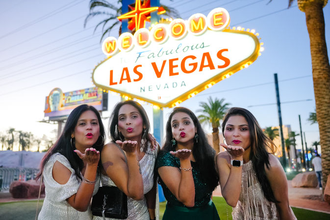 Nightclub on Wheels: Lounge Entry, Private Party Bus with Free Drinks + Photo Stop & Nightclub of Your Choice with Free Entry image 6