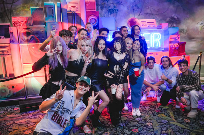 Nightclub on Wheels: Lounge Entry, Private Party Bus with Free Drinks + Photo Stop & Nightclub of Your Choice with Free Entry image 29