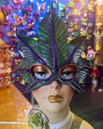 Headpiece-Making Class: Design Your Own Glam Look in the French Quarter image 3