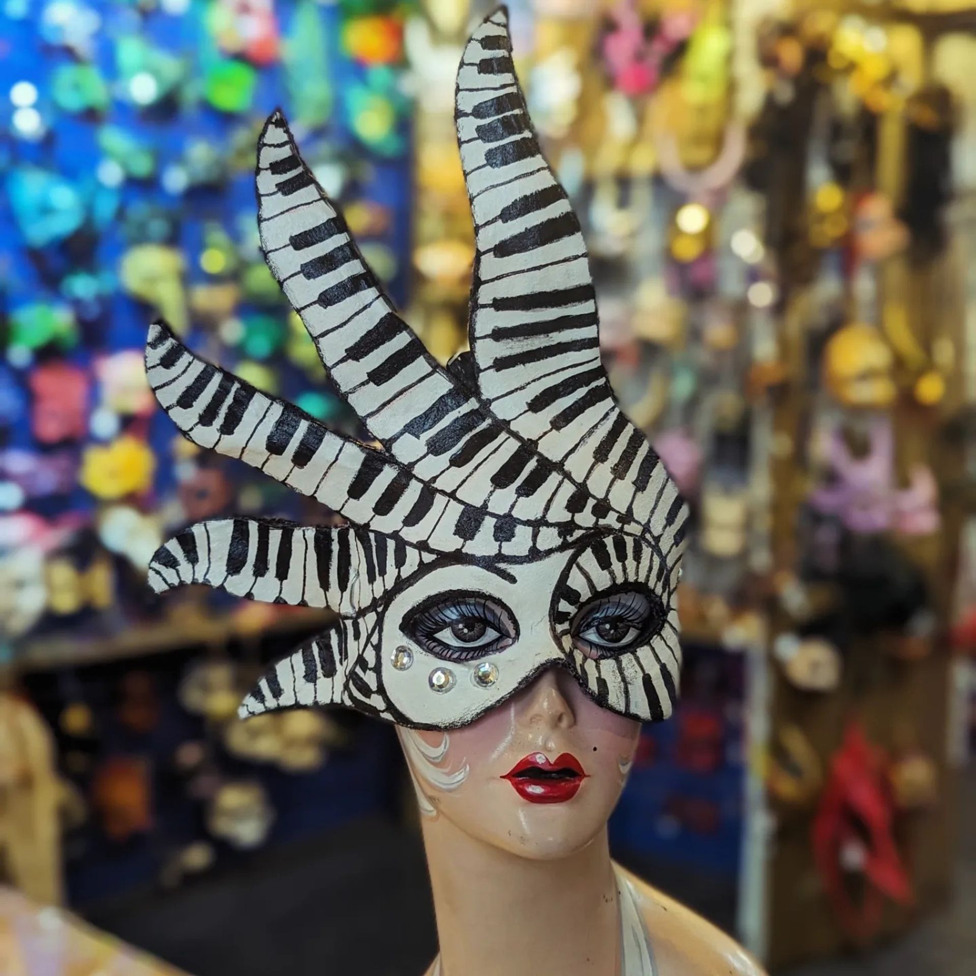 Headpiece-Making Class: Design Your Own Glam Look in the French Quarter image 1