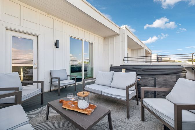 4-Story Country Music Themed Vacation Home: Rooftop, Hot Tub + Sweeping Views image 60