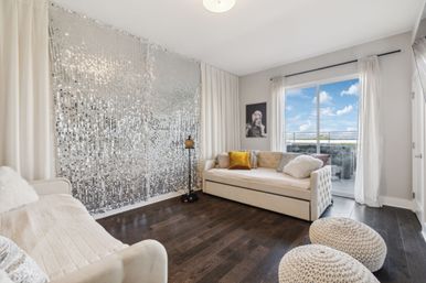 4-Story Country Music Themed Vacation Home: Rooftop, Hot Tub + Sweeping Views image 7