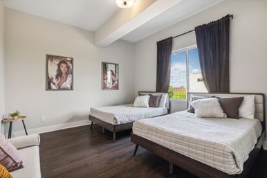 4-Story Country Music Themed Vacation Home: Rooftop, Hot Tub + Sweeping Views image 25