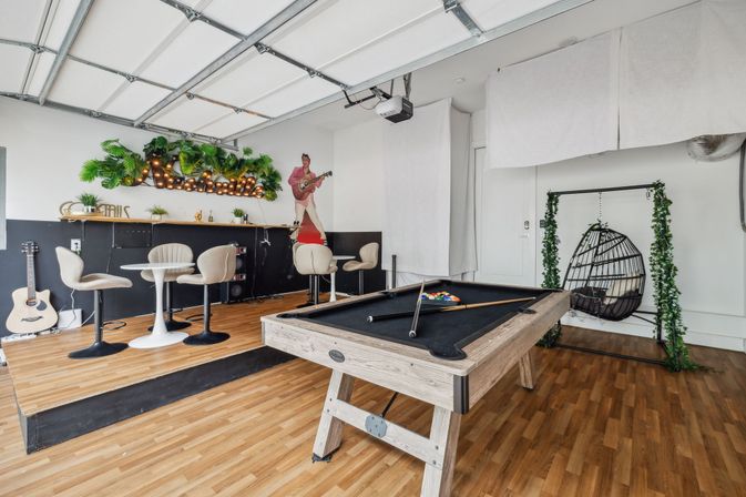 4-Story Country Music Themed Vacation Home: Rooftop, Hot Tub + Sweeping Views image 5