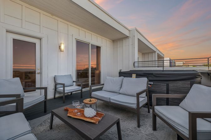 4-Story Country Music Themed Vacation Home: Rooftop, Hot Tub + Sweeping Views image 18