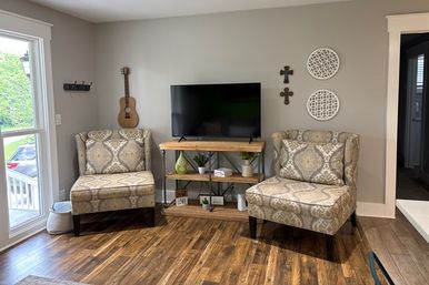 Nashville Vibes at Ivywood: Hot Tub, Fire Pit & Outdoor Dining image 5