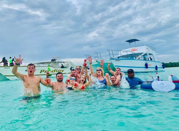 Private Party Boat with Snorkeling, Lunch, Unlimited Drinks & Sand-Bar image 5