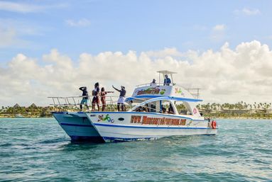 Private Party Boat with Snorkeling, Lunch, Unlimited Drinks & Sand-Bar image 2