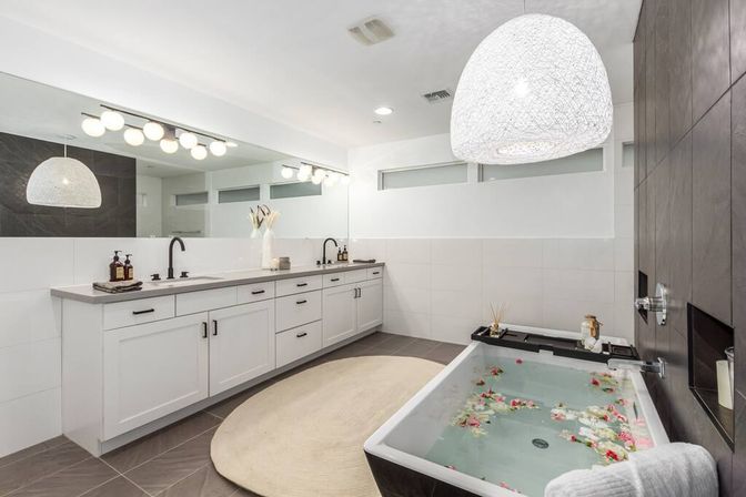 Tropic Oasis II: Bali-Inspired Villa with Heated Pool, Putting Green & Outdoor Lounge image 22