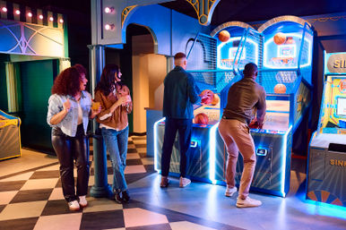 Mini Golf, Arcade Games + Cocktails at Swingers Las Vegas image 7