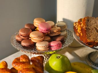 Bountiful Breakfast Bar: In-Home Gourmet Buffet Experience image 9